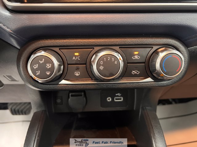 Used 2025 Nissan Versa SV FWD image 47