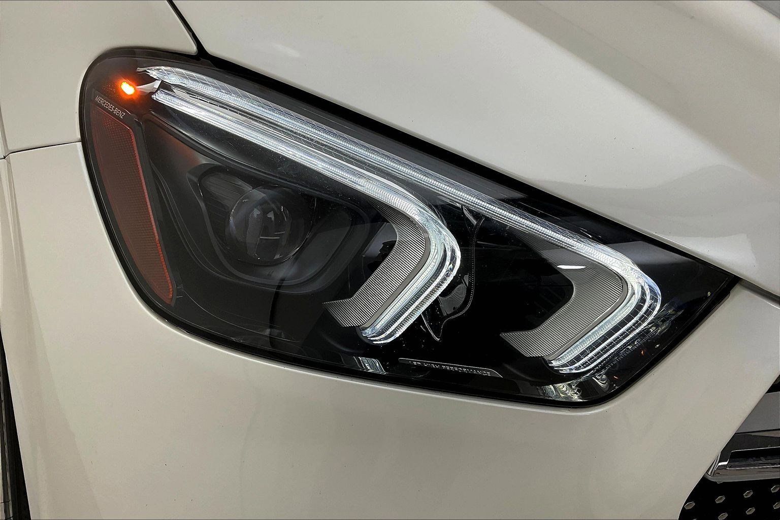 Certified 2022 Mercedes-Benz GLE 450 4MATIC w/ Revised AMG Line Exterior image 32