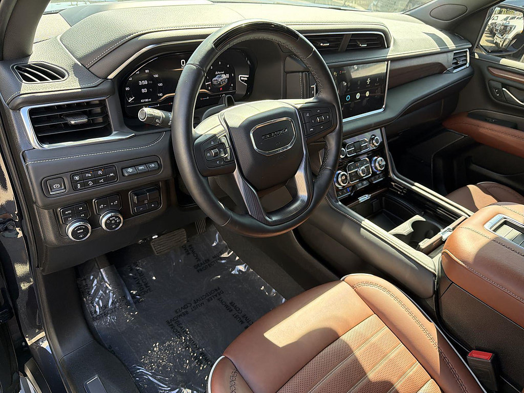 Used 2023 GMC Yukon Denali Ultimate AWD/4WD image 9
