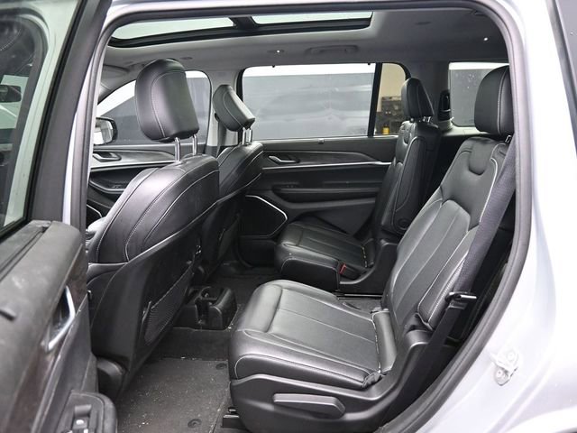 Used 2022 Jeep Grand Cherokee L Limited w/ Luxury Tech Group II image 13