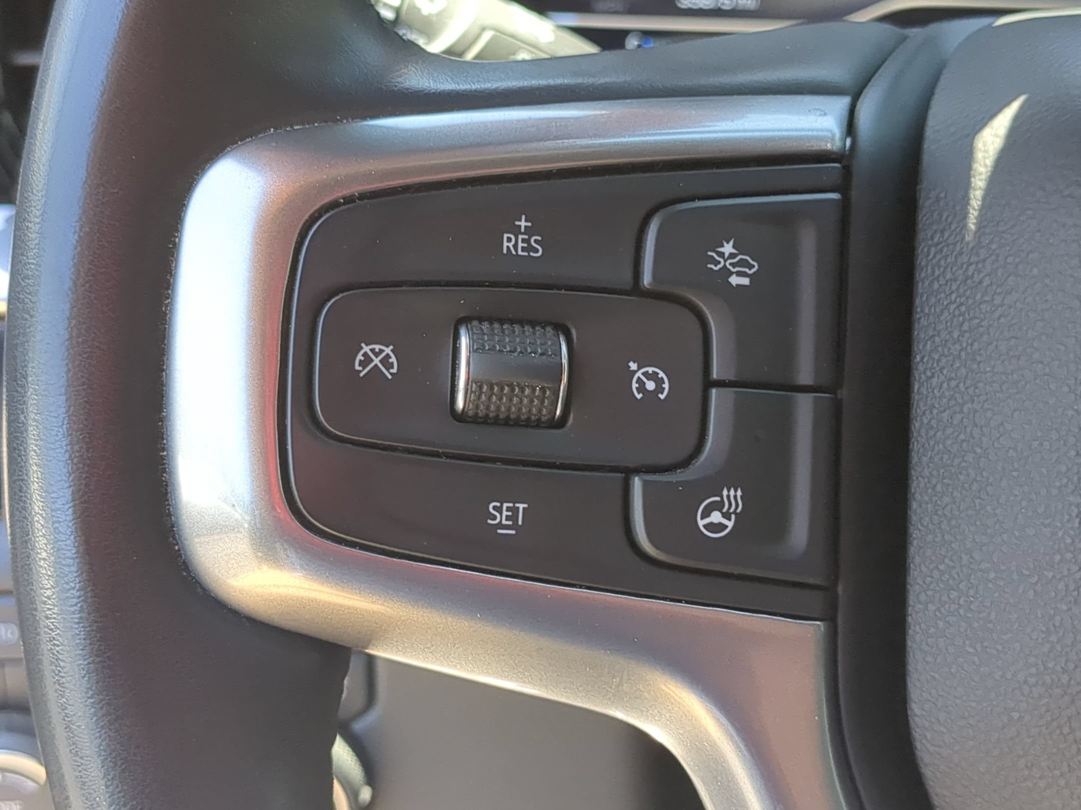 Used 2023 Chevrolet Silverado 1500 LT AWD/4WD image 19