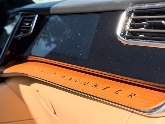 Used 2022 Jeep Grand Wagoneer Series III image 18