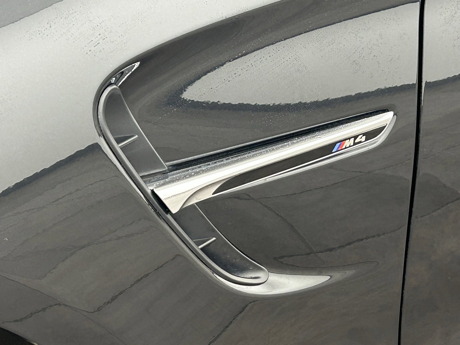 Used 2016 BMW M4 Convertible image 5