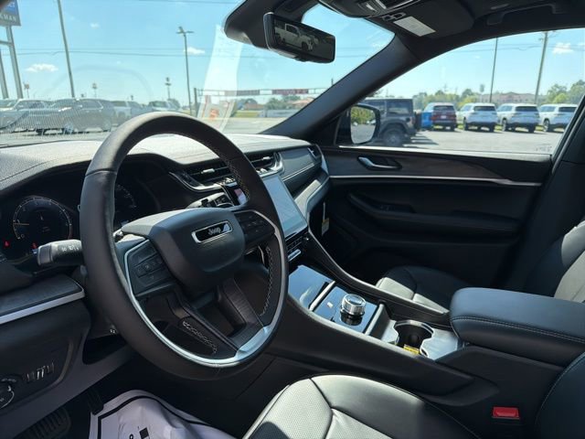 New 2025 Jeep Grand Cherokee L Limited w/ Luxury Tech Group II RWD image 6