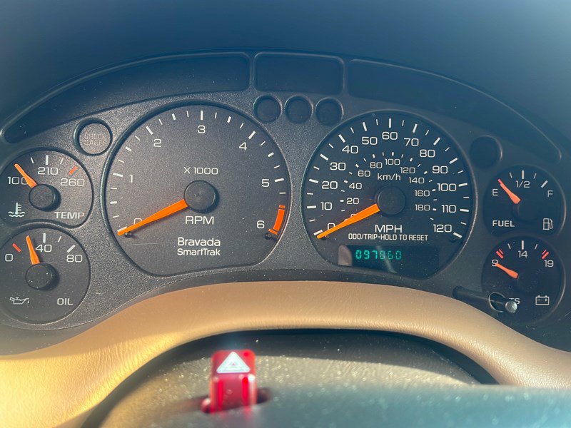 Used 2001 Oldsmobile Bravada AWD w/ 1SB Option Pkg image 10