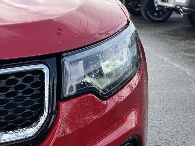 Used 2023 Jeep Compass Limited image 9