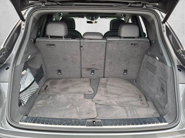 Used 2023 Porsche Cayenne AWD/4WD image 6