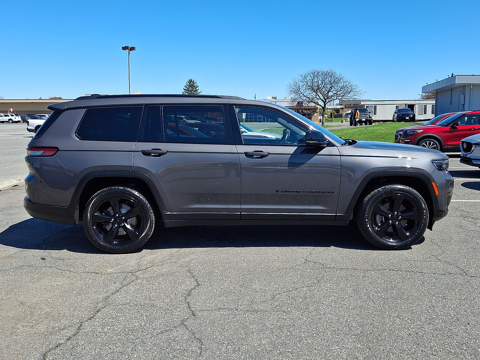 Used 2021 Jeep Grand Cherokee L Laredo AWD/4WD image 7
