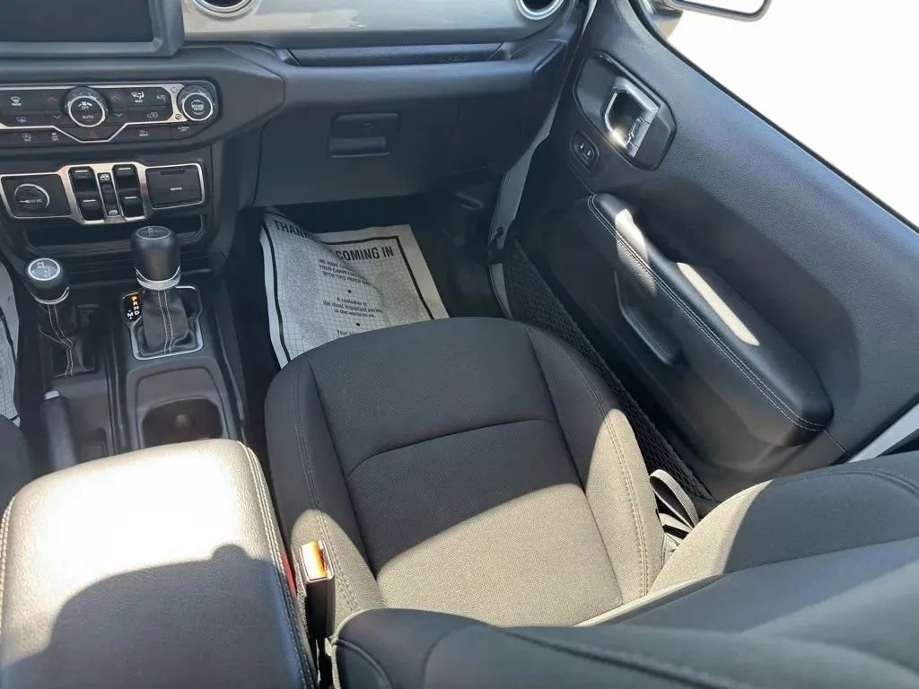 Used 2023 Jeep Gladiator Overland image 19