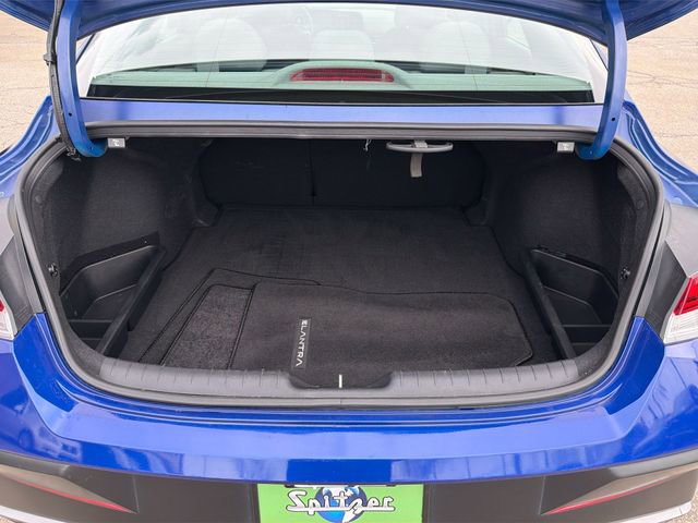 Used 2024 Hyundai Elantra SEL w/ Convenience Package image 23