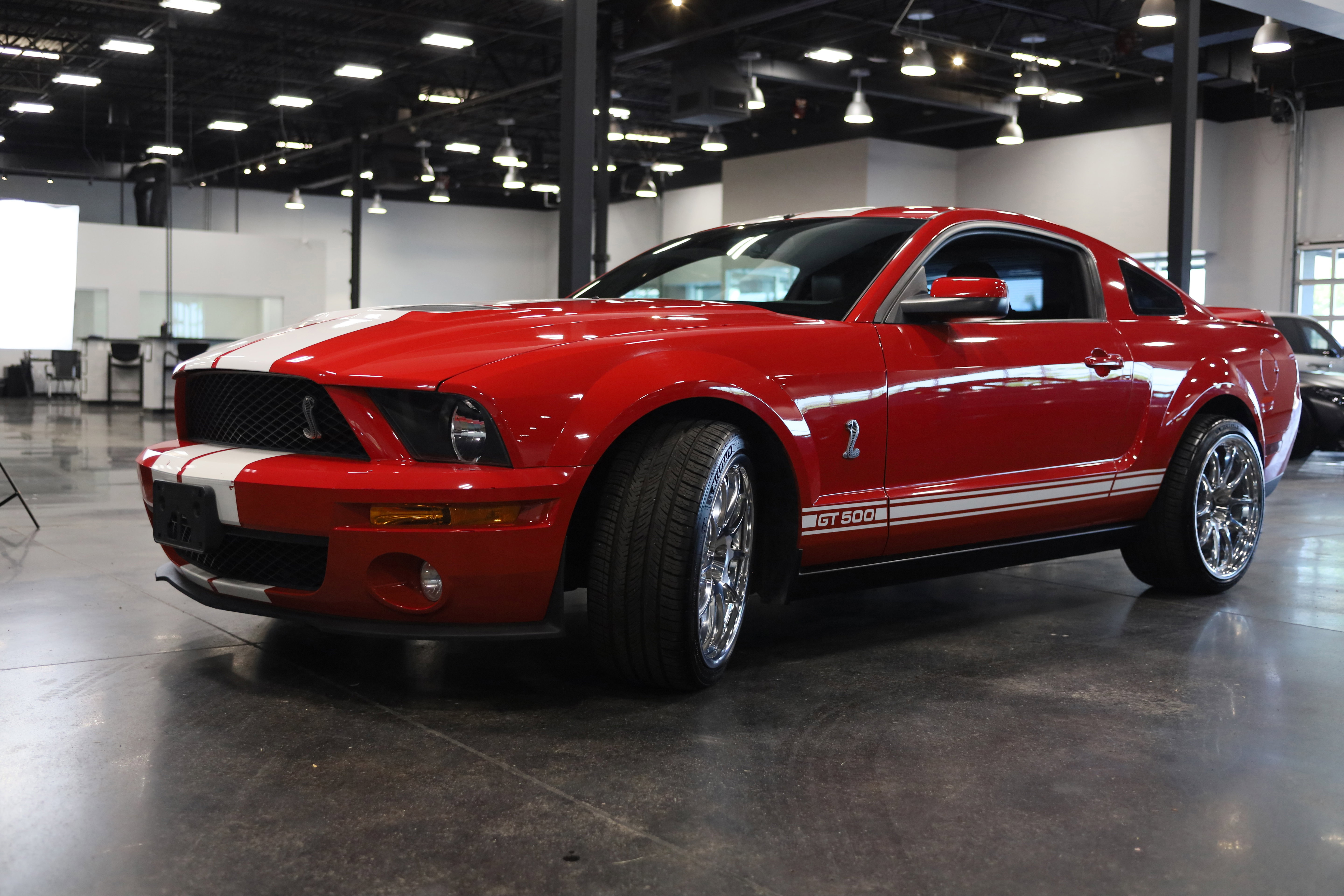 Used 2007 Ford Mustang Shelby GT500 RWD image 3