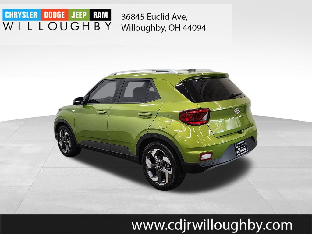 Used 2023 Hyundai Venue SEL w/ Cargo Package FWD image 6