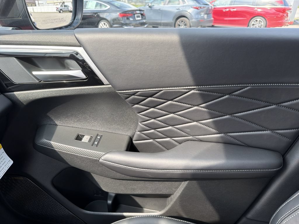 New 2026 Mitsubishi Outlander AWD image 26