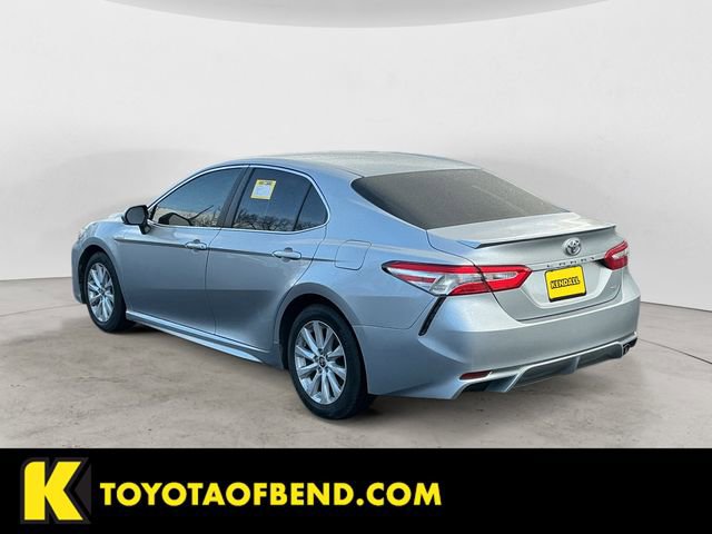 Used 2020 Toyota Camry SE image 3