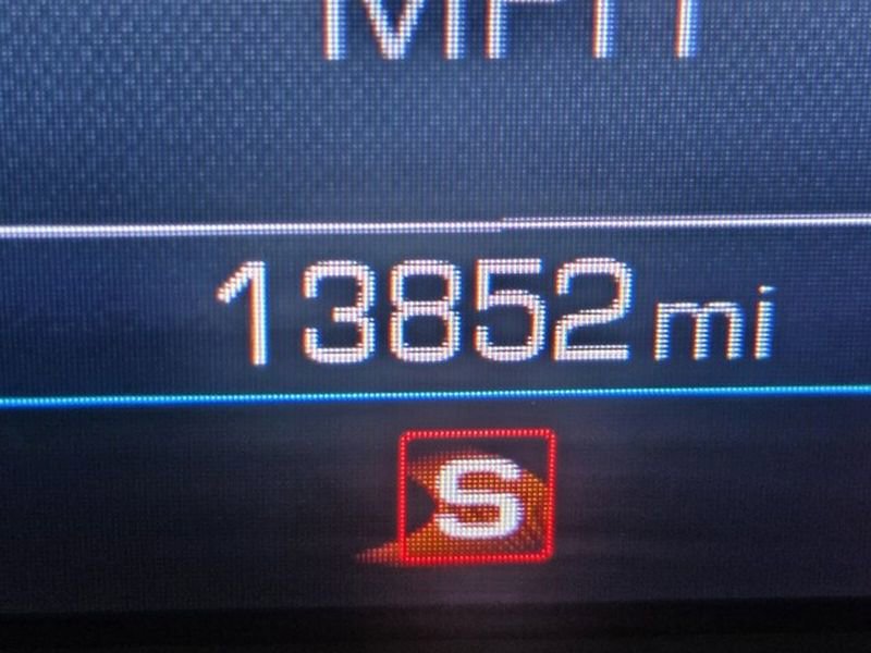 Used 2020 Chevrolet Camaro LT image 22