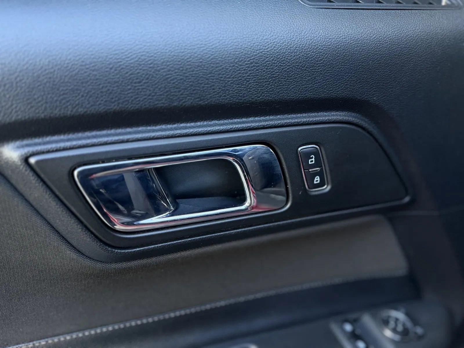 Used 2015 Ford Mustang GT RWD image 23