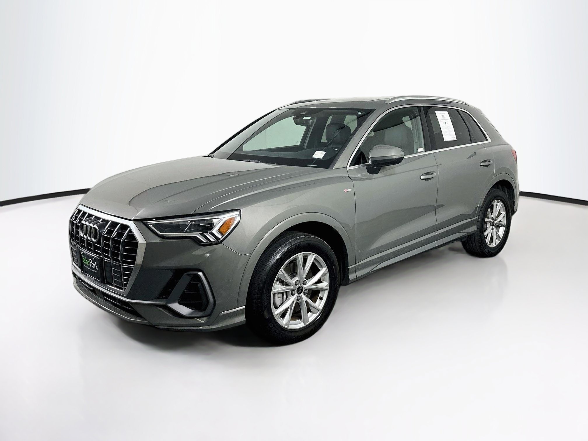 Used 2024 Audi Q3 2.0T Premium AWD/4WD image 3