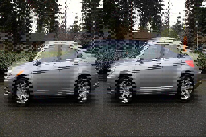 Used 2013 Chrysler 200 Touring image 12