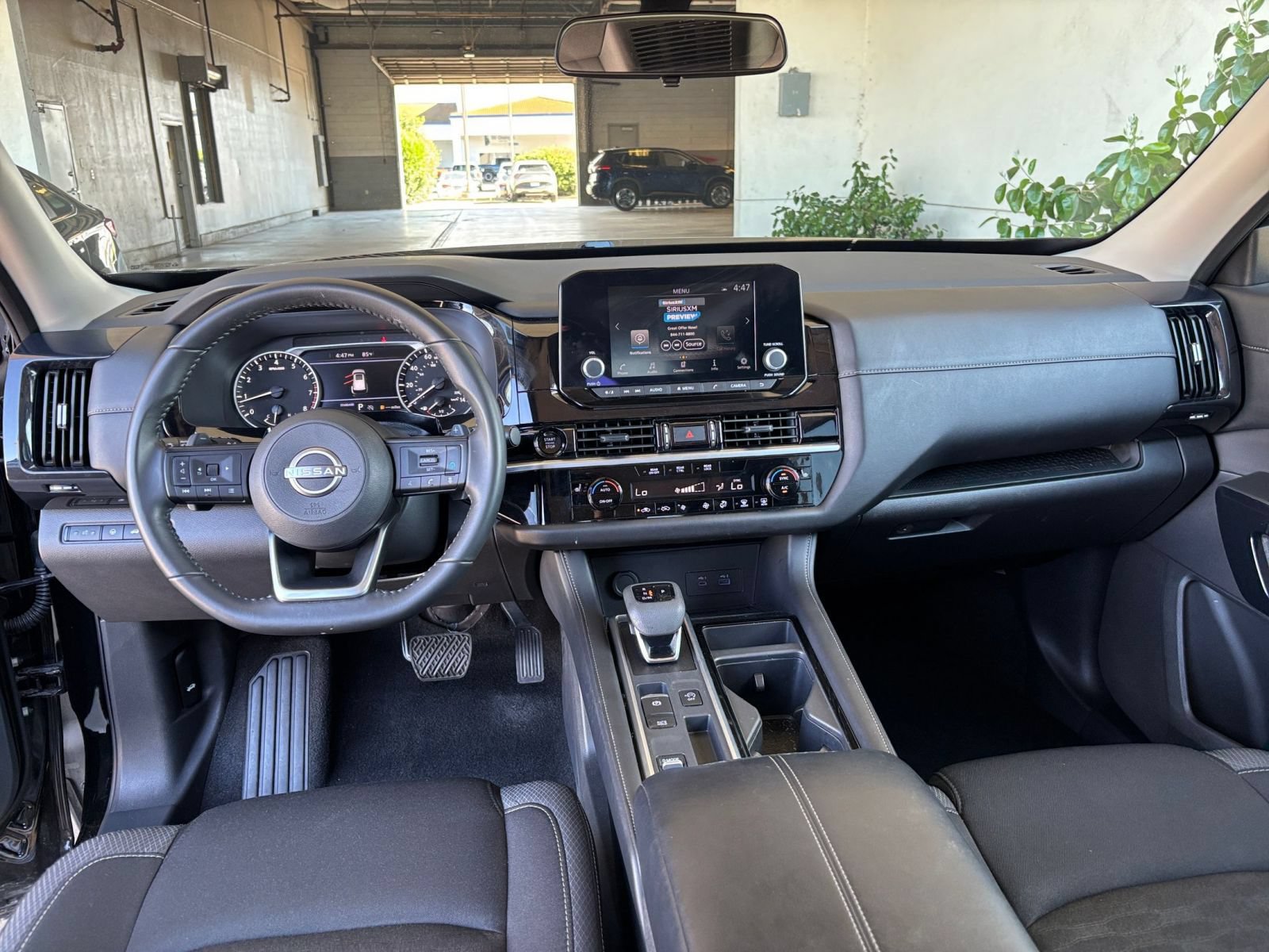 Used 2025 Nissan Pathfinder SV FWD image 35