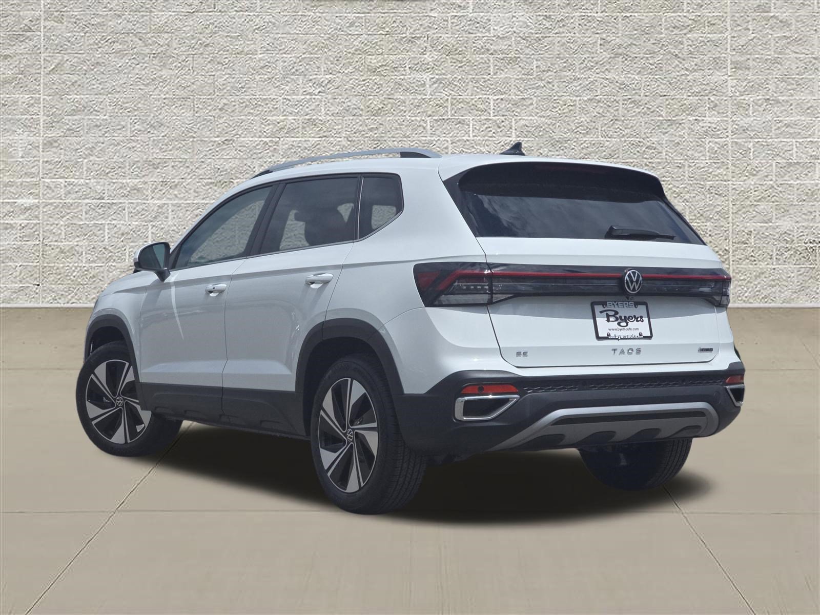 New 2026 Volkswagen Taos SE AWD/4WD image 5
