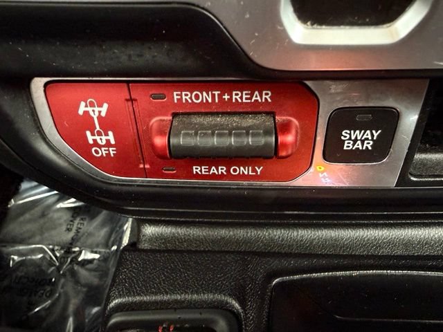 Used 2018 Jeep Wrangler Rubicon w/ Uconnect 4C Nav & Sound Group AWD/4WD image 35