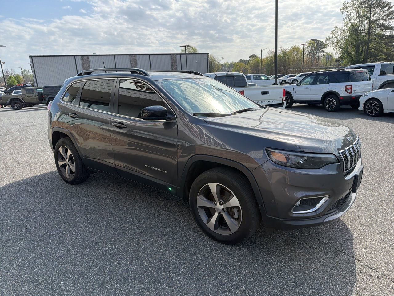 Used 2022 Jeep Cherokee Limited w/ Mopar Interior Package image 9