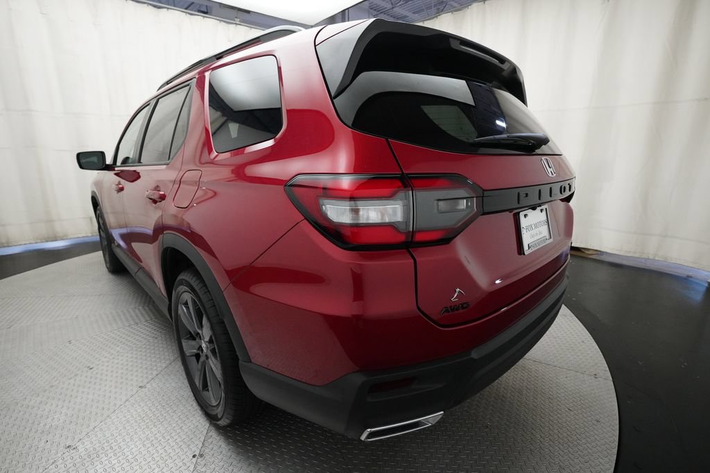Certified 2025 Honda Pilot Sport image 33