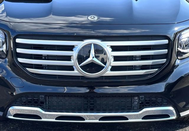 New 2026 Mercedes-Benz GLB 250 4MATIC image 3