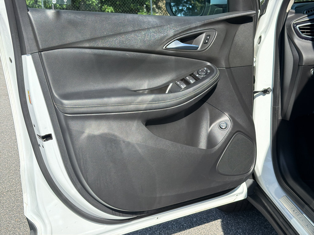 Used 2022 Buick Encore GX Select FWD image 28