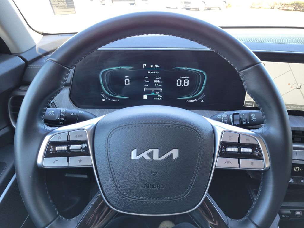 Used 2024 Kia Telluride EX w/ EX Captain's Chair Package image 34