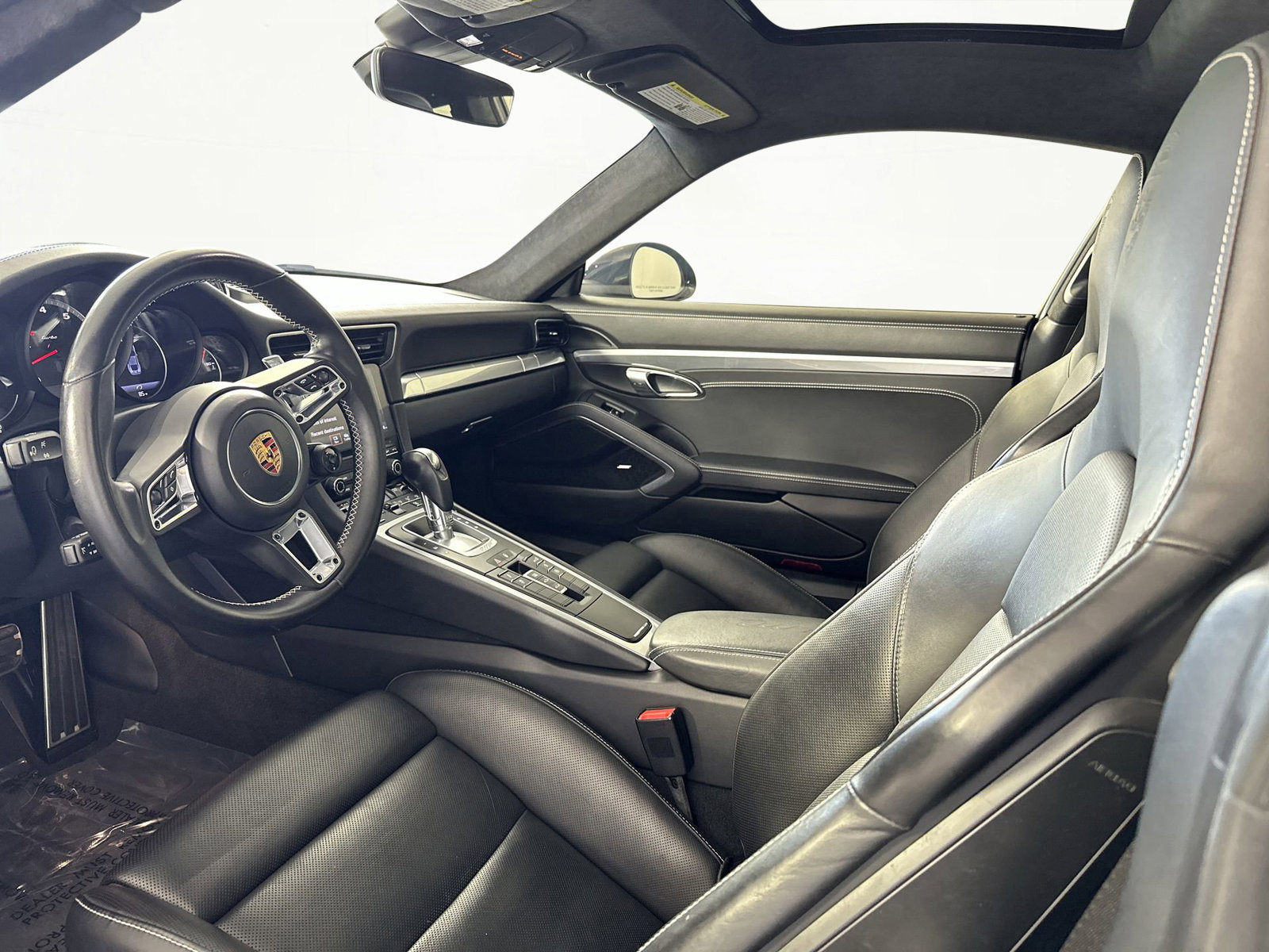 Used 2018 Porsche 911 Turbo image 24