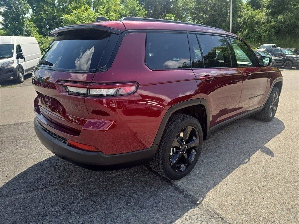 New 2025 Jeep Grand Cherokee L Altitude image 4