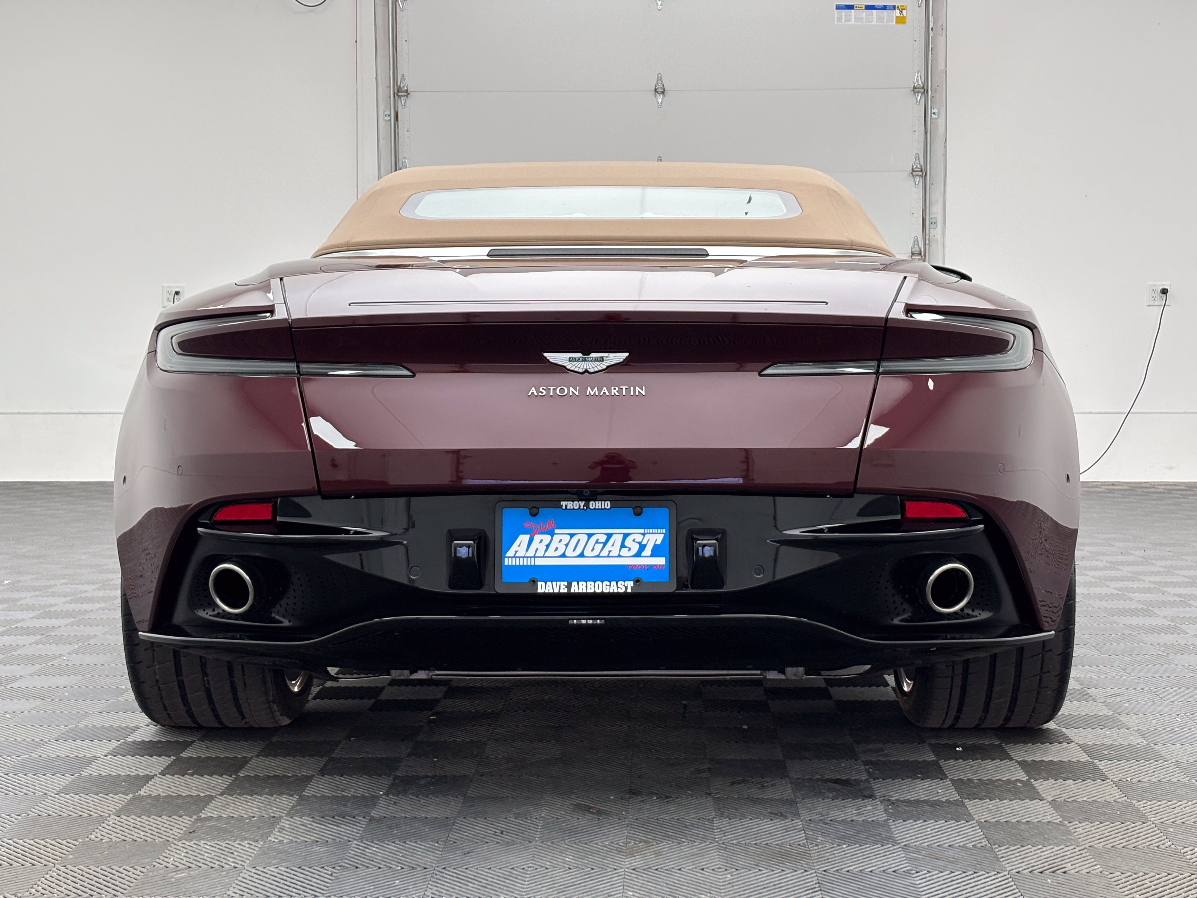 Used 2019 Aston Martin DB11 Volante RWD image 9