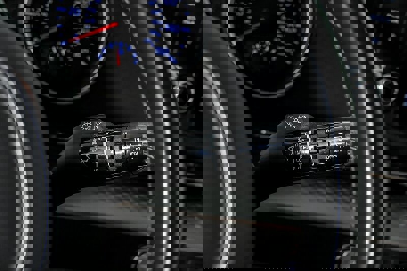 Used 2023 Kia Carnival LX image 23