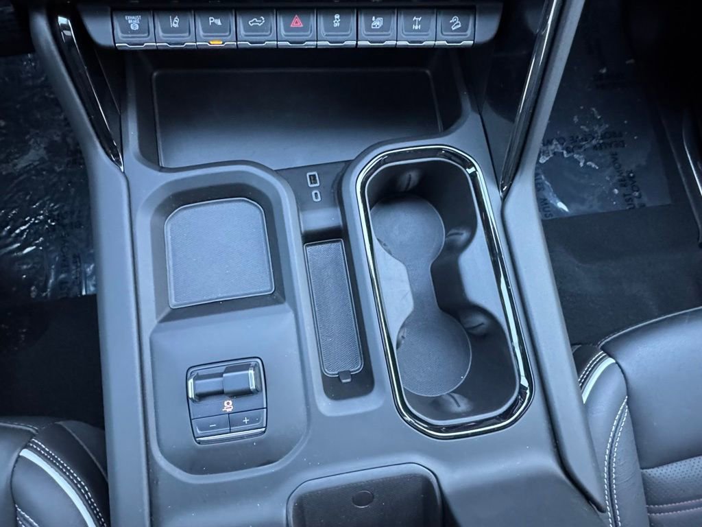 Used 2024 GMC Sierra 2500 AT4X image 32