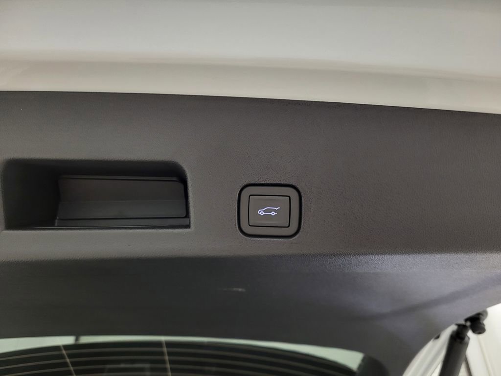 New 2026 Chevrolet Traverse LT w/ Driver Confidence Package image 2