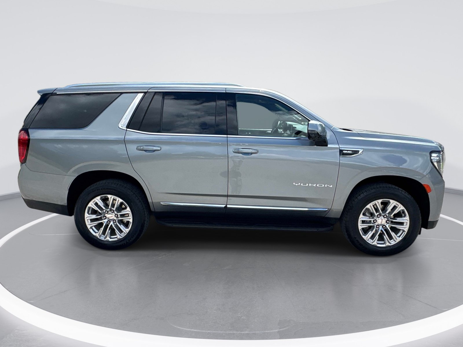 Used 2023 GMC Yukon SLT AWD/4WD image 9