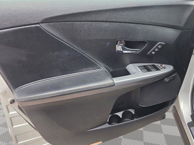 Used 2014 Toyota Venza Limited image 13