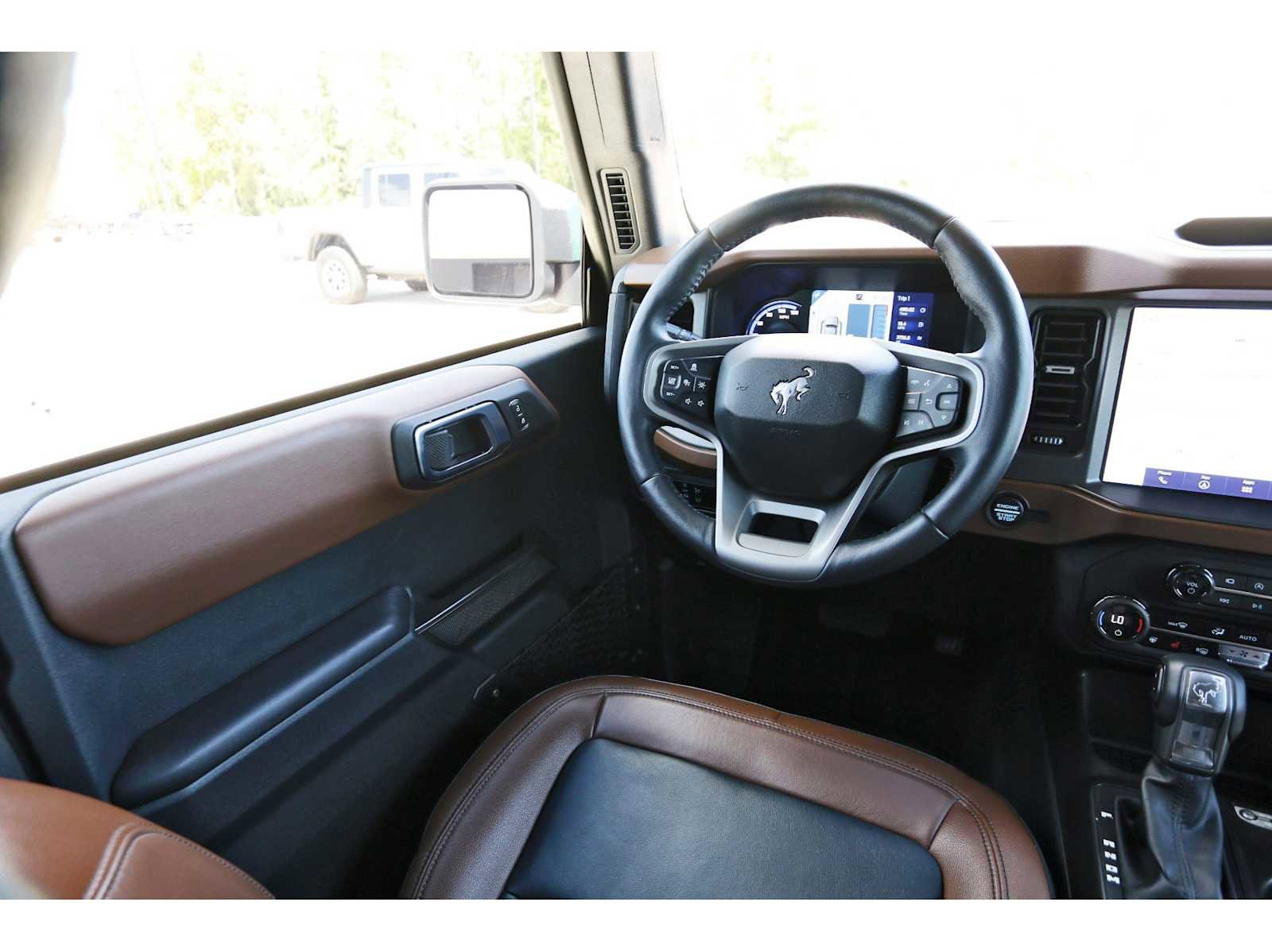 Used 2024 Ford Bronco Outer Banks image 6