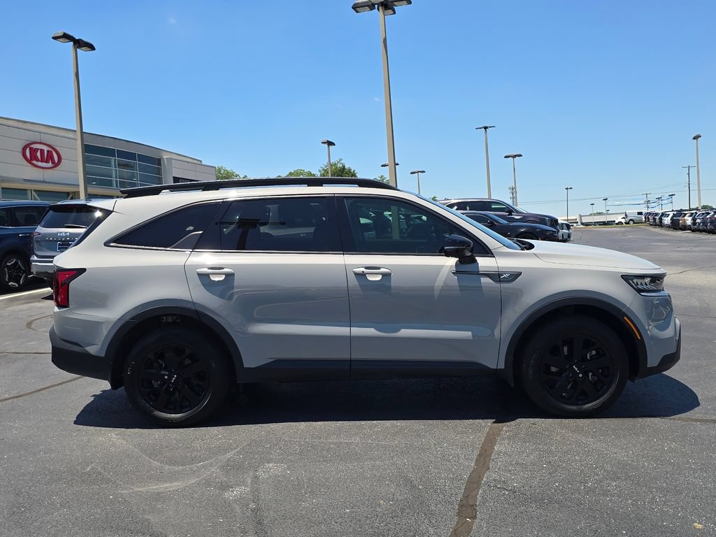 Certified 2023 Kia Sorento S w/ Panoramic Sunroof Package AWD/4WD image 2