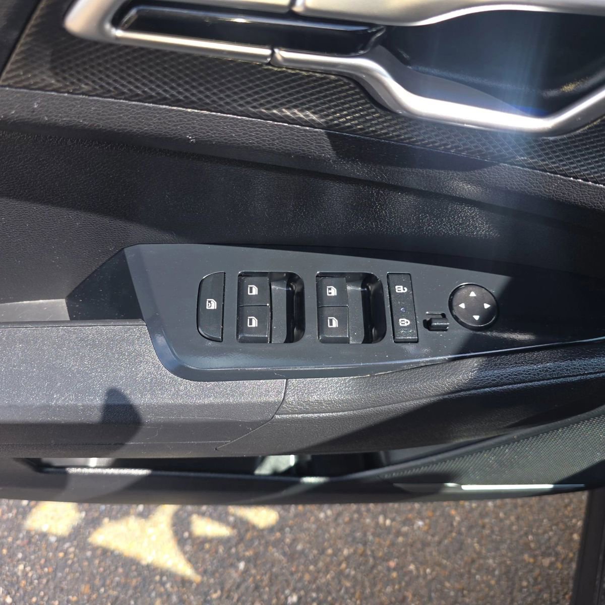 Used 2024 Kia Sportage LX image 25