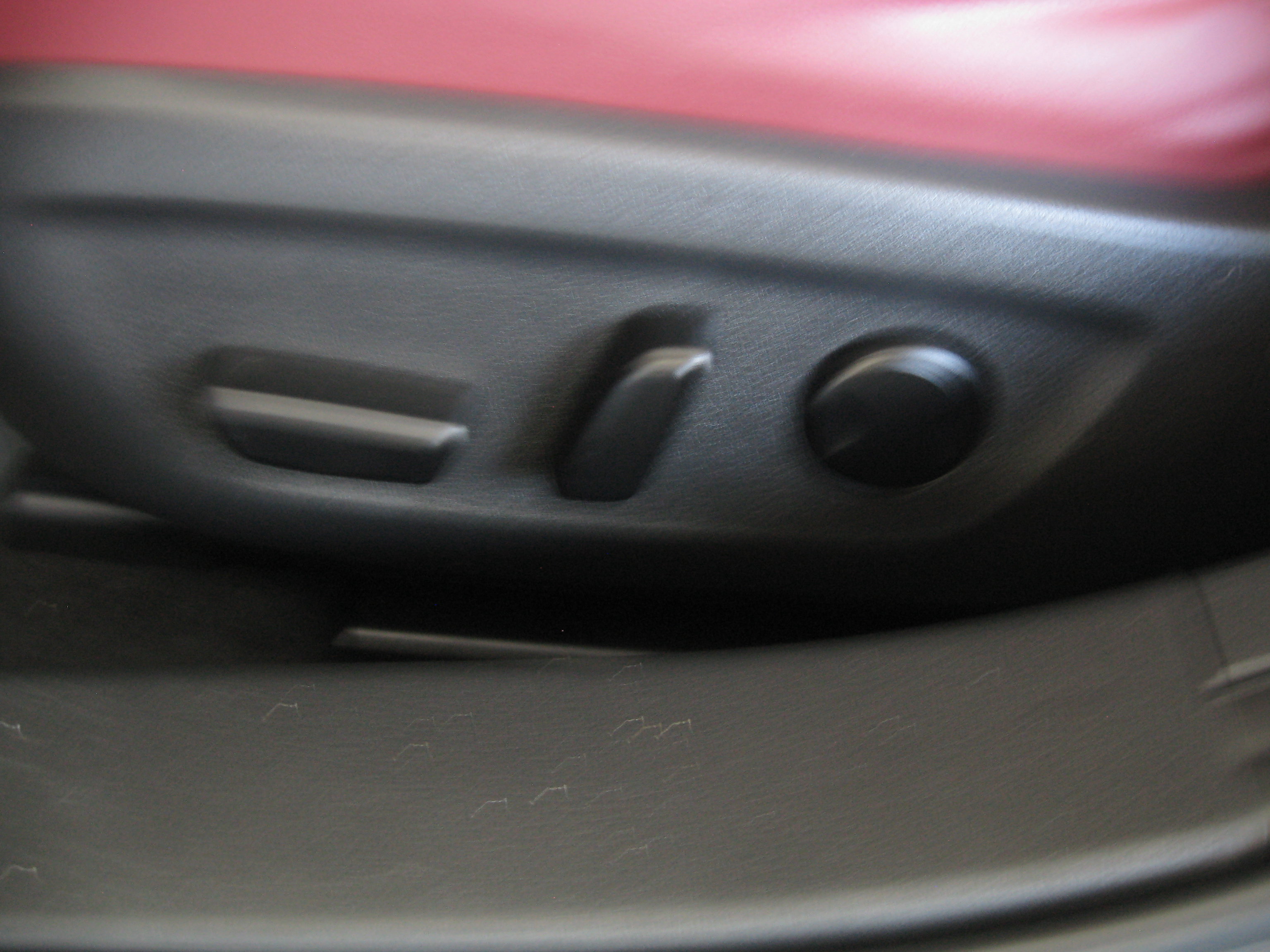 Used 2023 MAZDA MAZDA3 Hatchback w/Premium Plus Pkg image 13