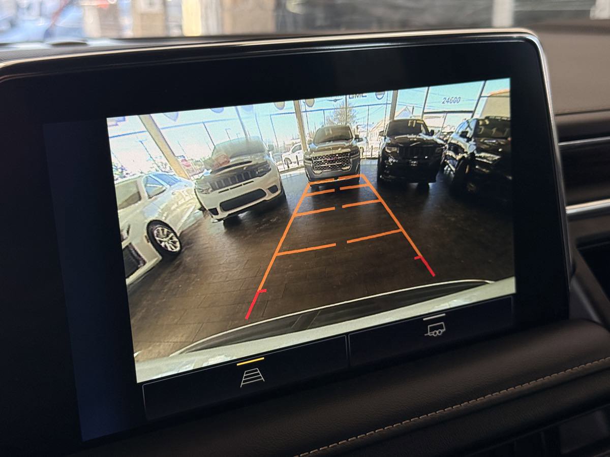 Used 2023 Chevrolet Suburban Premier image 65