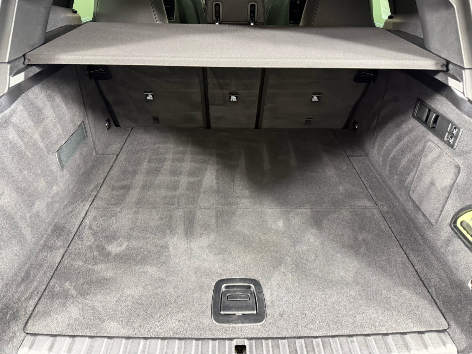 Certified 2025 BMW iX xDrive50 image 19