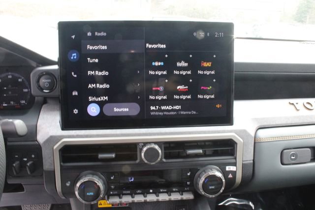 Used 2025 Toyota Tacoma Trailhunter image 16