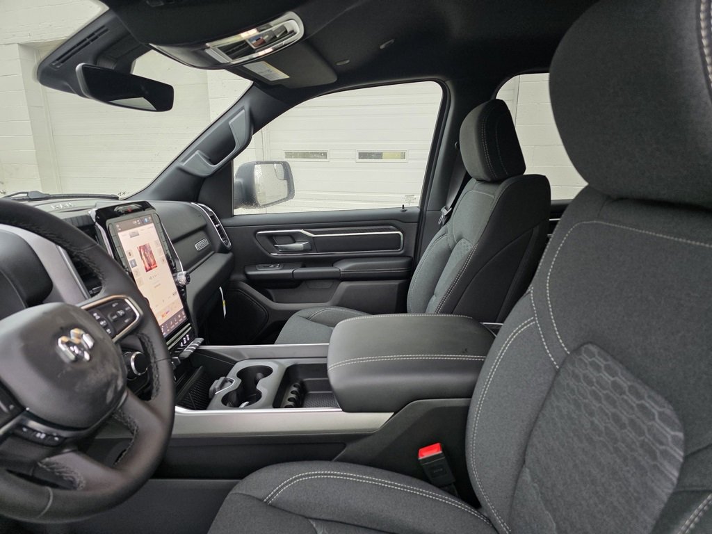 New 2026 RAM 1500 4x4 Crew Cab image 28