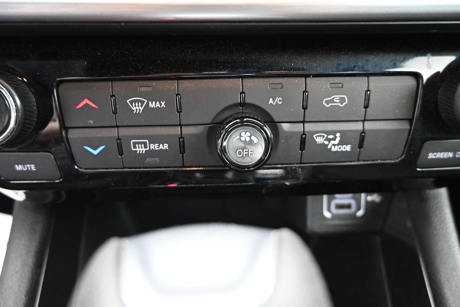 Used 2024 Jeep Compass Sport AWD/4WD image 13