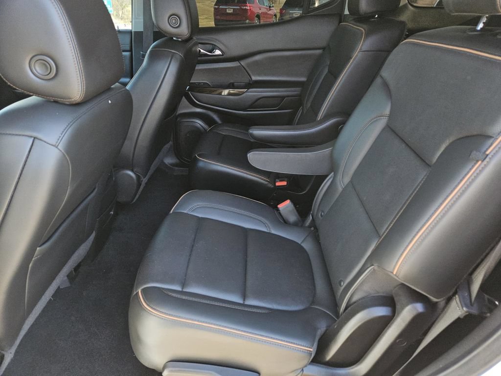Used 2022 GMC Acadia AT4 w/ Technology Package AWD/4WD image 29