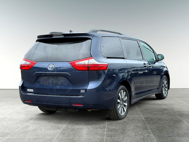 Used 2020 Toyota Sienna XLE Premium AWD/4WD image 6