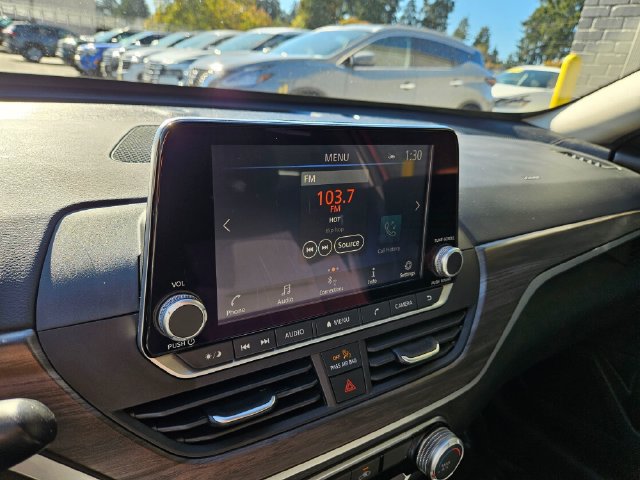 Used 2025 Nissan Altima 2.5 SV FWD image 29